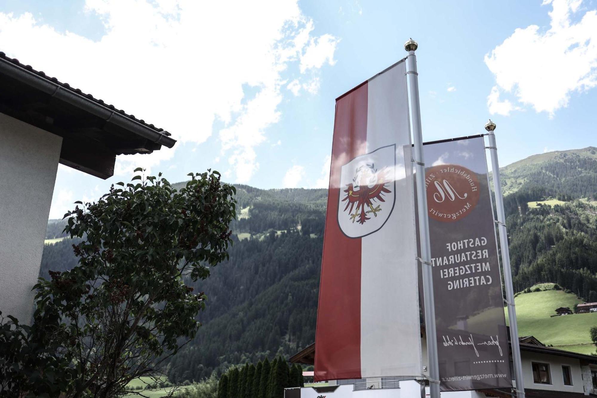 Metzgerwirt Hotel Hippach Exterior photo